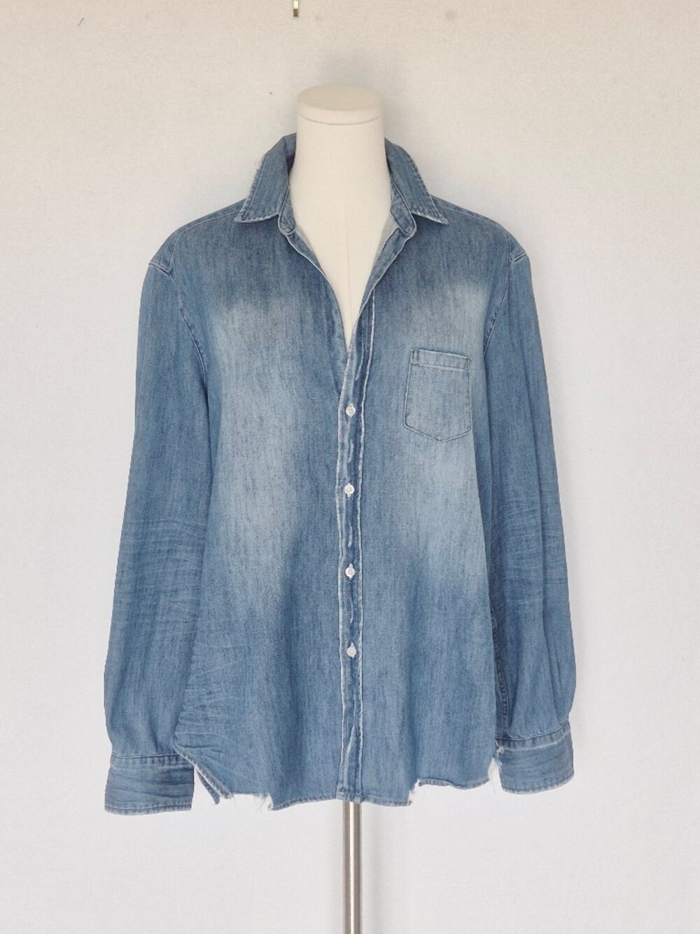 Frank & Eileen $288 Eileen Blue Denim Button-Up Shirt Distressed Vintage Wash - Picture 2 of 16